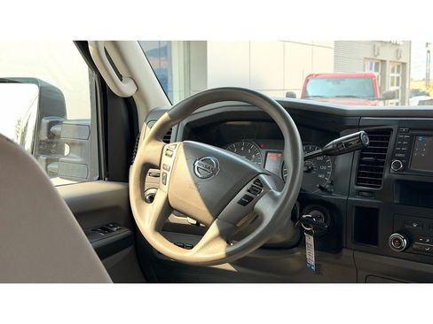 Used 2015 Nissan NV 3500 SV w/ Technology Package RWD image 18