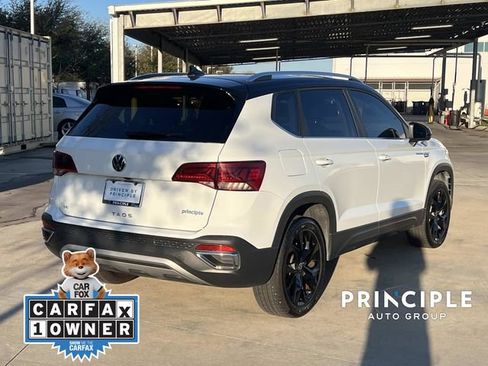 Certified 2023 Volkswagen Taos SE w/ Panoramic Sunroof Package image 11