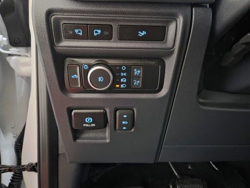 Used 2022 Ford F150 Lariat image 41