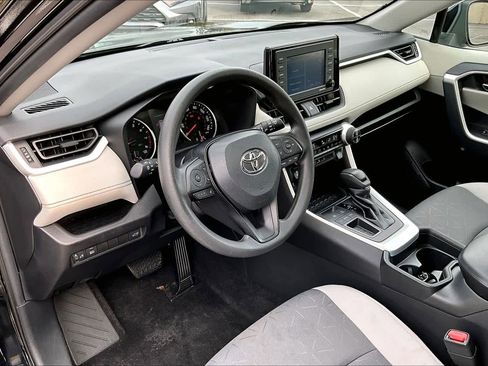Certified 2021 Toyota RAV4 XLE w/ Convenience Package image 16