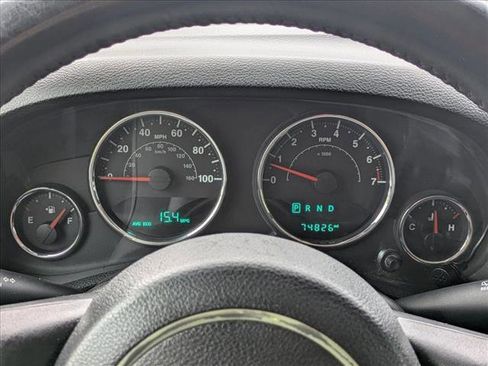 Used 2016 Jeep Wrangler Unlimited Sahara image 11