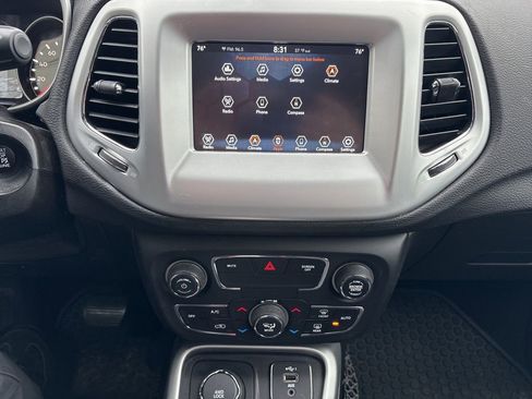 Used 2019 Jeep Compass Sport image 5