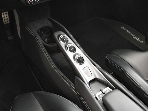 Certified 2020 Ferrari F8 Tributo image 37