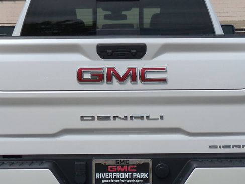 Used 2022 GMC Sierra 3500 Denali AWD/4WD image 47