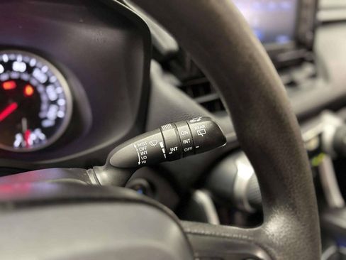 Used 2021 Toyota RAV4 XLE FWD image 35