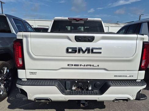 Used 2024 GMC Sierra 1500 Denali Ultimate AWD/4WD image 8