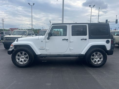 Used 2012 Jeep Wrangler Unlimited Sahara w/ Connectivity Group AWD/4WD image 6