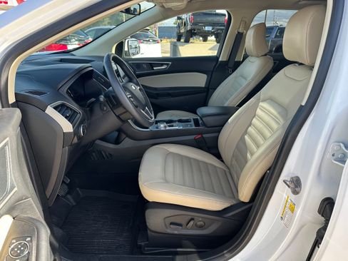 Used 2024 Ford Edge SEL w/ Class II Trailer Tow Package image 11
