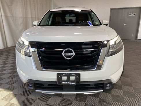 Used 2022 Nissan Pathfinder Platinum w/ Cargo Package AWD/4WD image 2