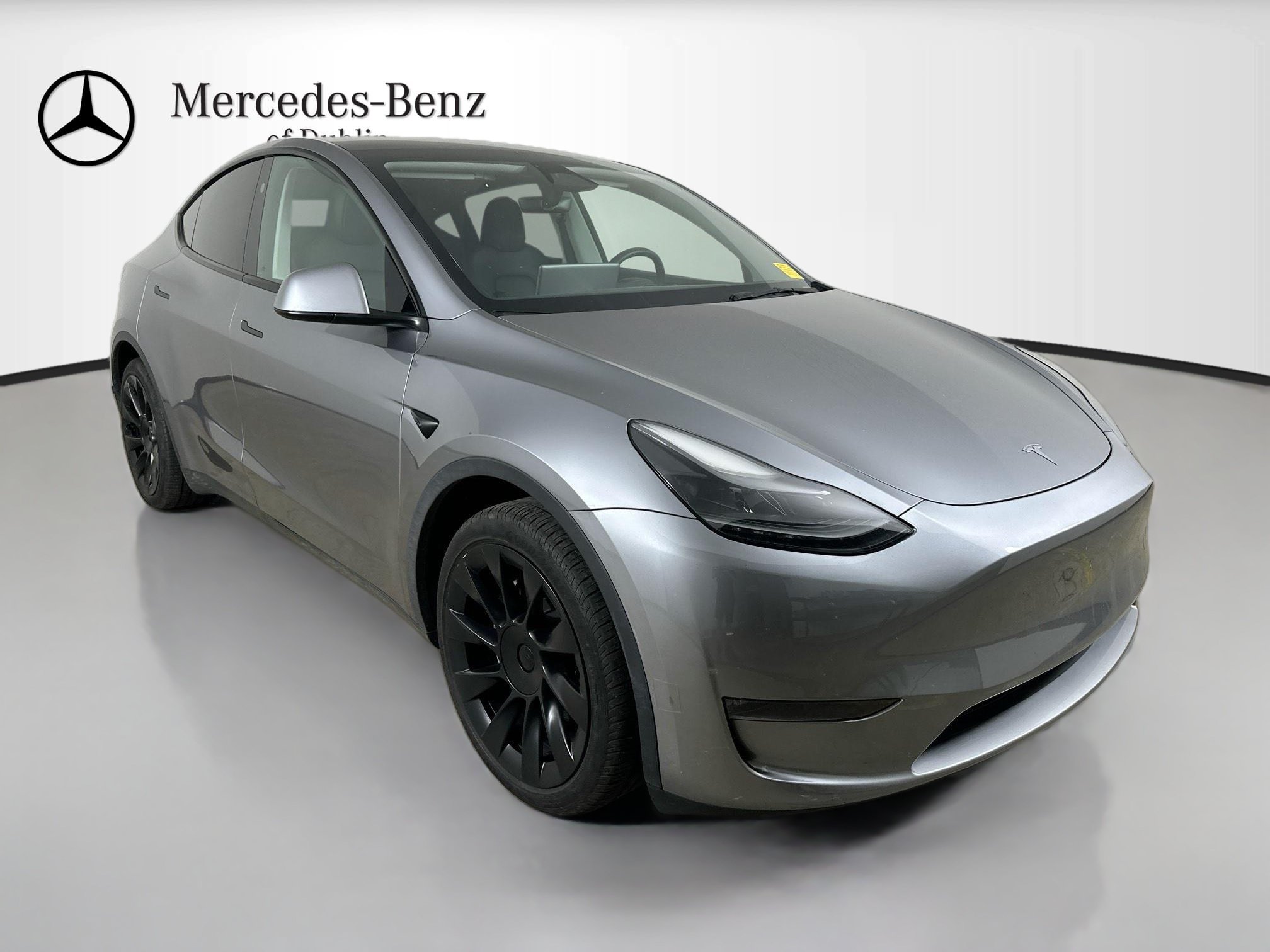 Used 2024 Tesla Model Y Long Range AWD/4WD image 3