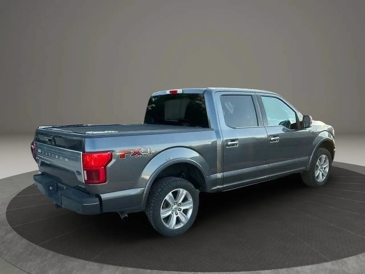 Used 2019 Ford F150 Platinum w/ Equipment Group 701A Luxury AWD/4WD image 4