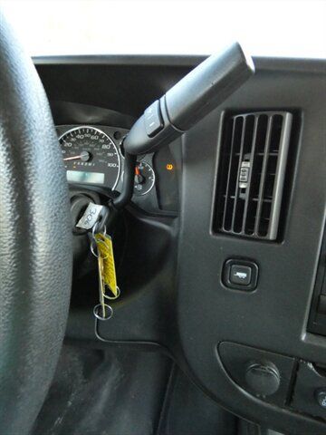 Used 2017 Chevrolet Express 3500 RWD image 13