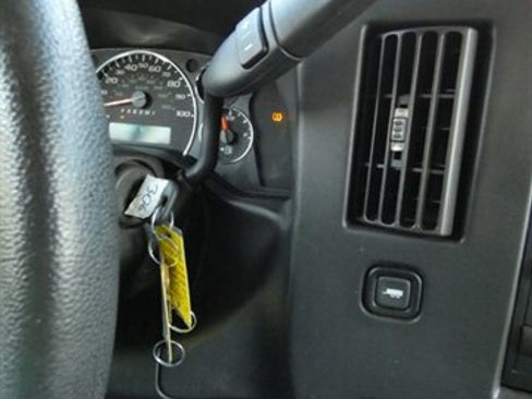 Used 2017 Chevrolet Express 3500 image 13