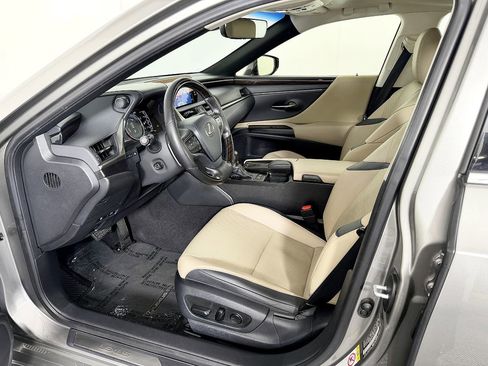 Used 2019 Lexus ES 300h w/ Premium Package FWD image 33