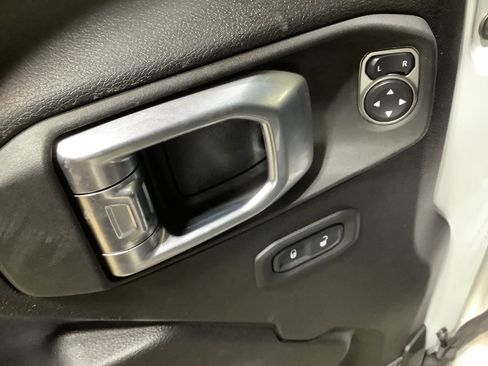 Used 2021 Jeep Gladiator Willys image 21