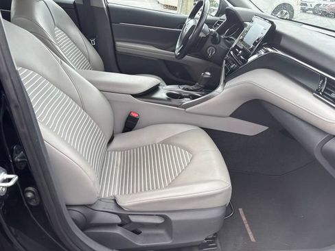 Used 2021 Toyota Camry SE FWD image 11