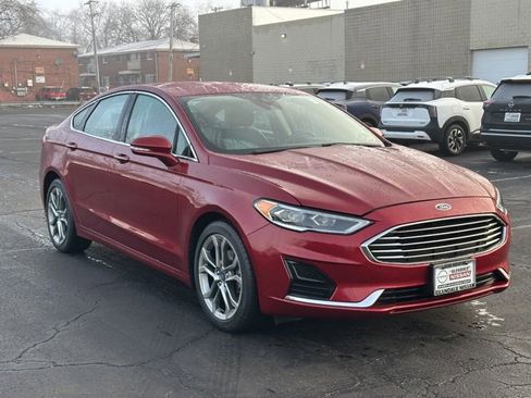Used 2019 Ford Fusion SEL image 3