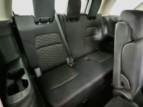 Used 2022 Nissan Pathfinder S FWD image 25