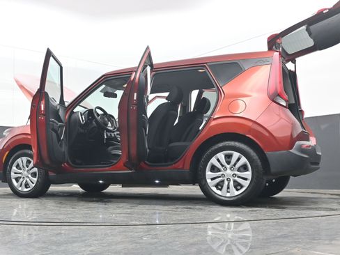 Used 2021 Kia Soul LX image 41