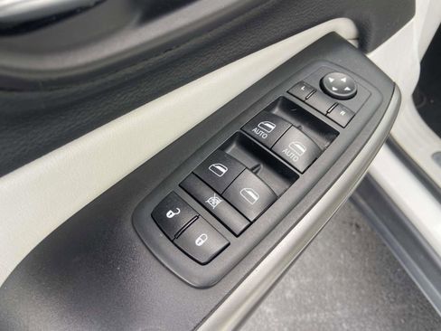 Used 2020 Jeep Cherokee Limited image 20