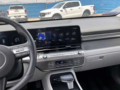 Used 2025 Hyundai Kona SEL image 7