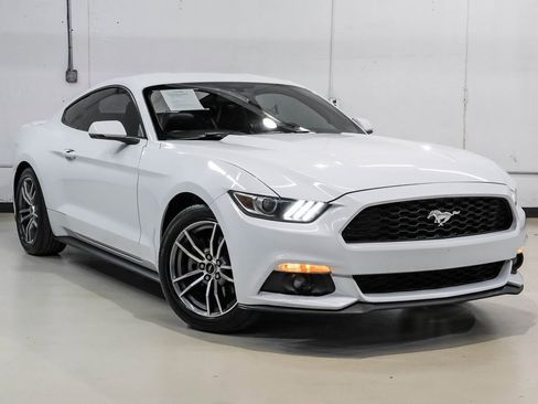 Used 2017 Ford Mustang Premium image 8
