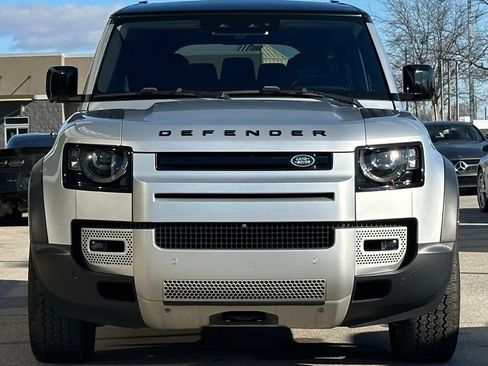 Used 2020 Land Rover Defender 110 First Edition image 3