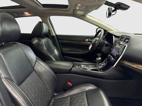 Used 2017 Nissan Maxima Platinum image 40