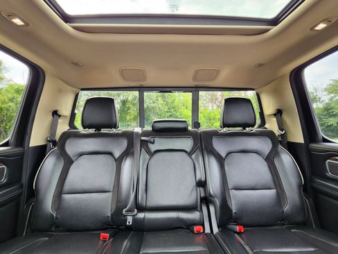 Used 2019 RAM 1500 Laramie AWD/4WD image 21
