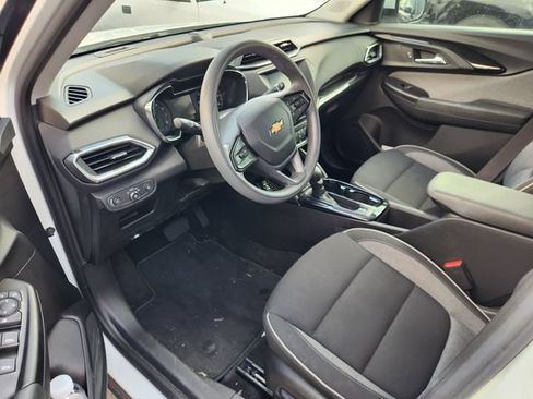 Used 2023 Chevrolet TrailBlazer LT FWD image 7