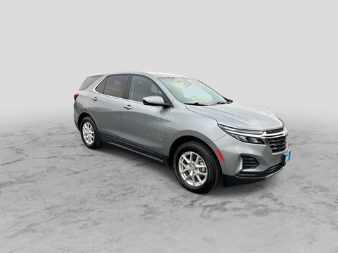 Used 2024 Chevrolet Equinox LT AWD/4WD image 2