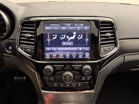 Used 2020 Jeep Grand Cherokee Limited image 11