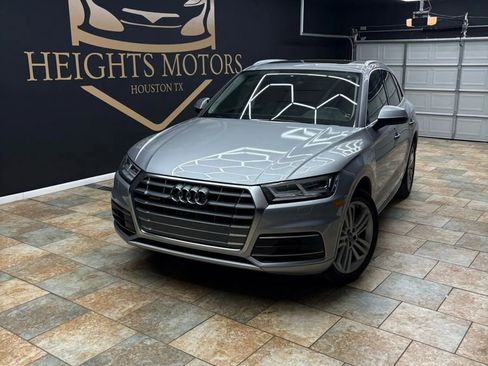 Used 2019 Audi Q5 2.0T Premium Plus w/ Premium Plus Package image 1