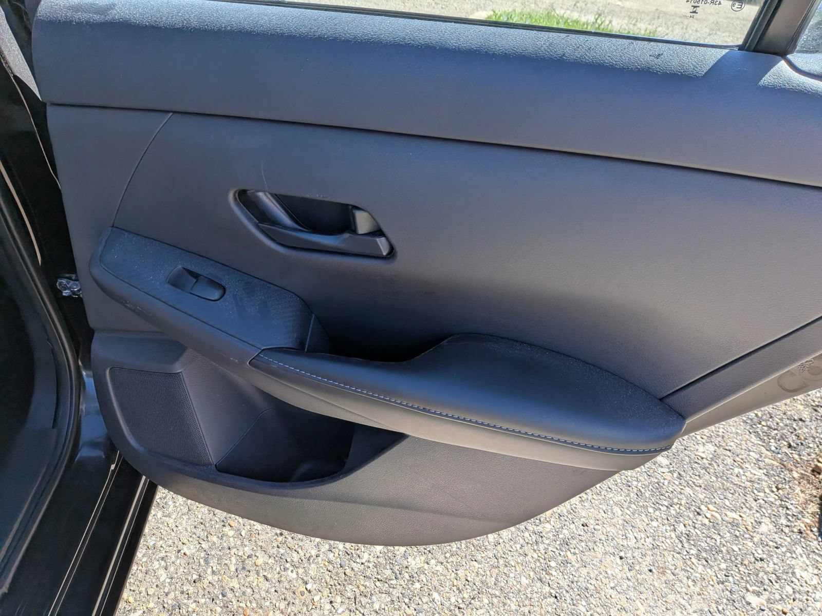 Used 2025 Nissan Sentra SV FWD image 30