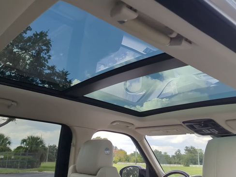 Used 2017 Land Rover Range Rover Long Wheelbase Supercharged image 21