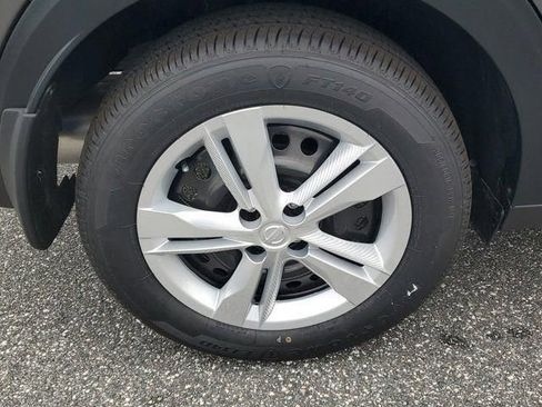 New 2025 Nissan Kicks Play S image 6