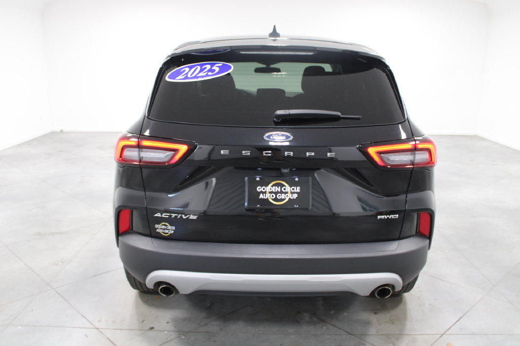 Used 2025 Ford Escape Active AWD/4WD image 8