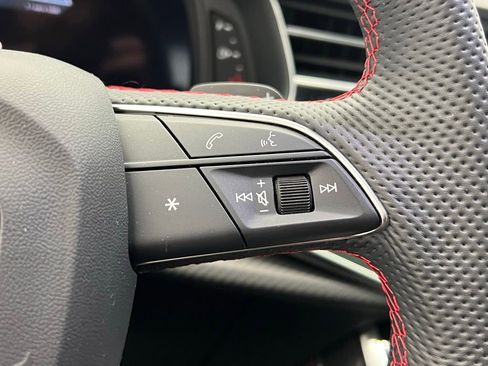 Used 2025 Audi SQ7 Prestige w/ Prestige Package AWD/4WD image 18