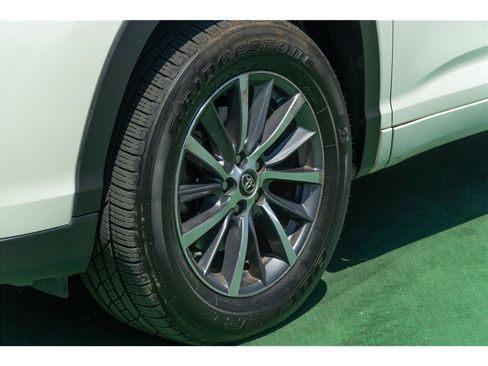 Used 2017 Toyota Highlander XLE FWD image 28