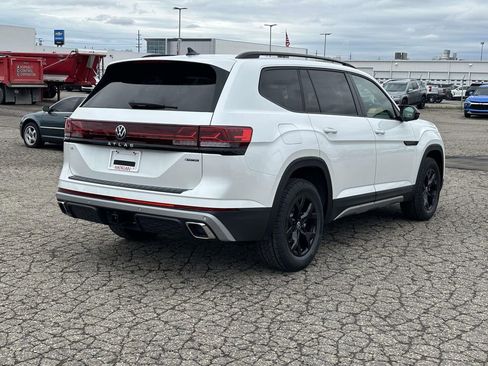 New 2026 Volkswagen Atlas Peak Edition AWD/4WD image 4