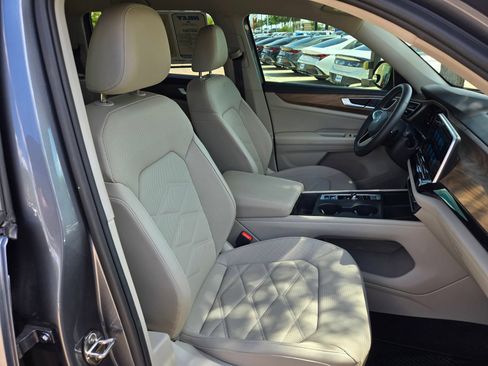 Used 2024 Volkswagen Atlas SE FWD image 26