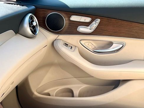 Certified 2022 Mercedes-Benz GLC 300 4MATIC image 37