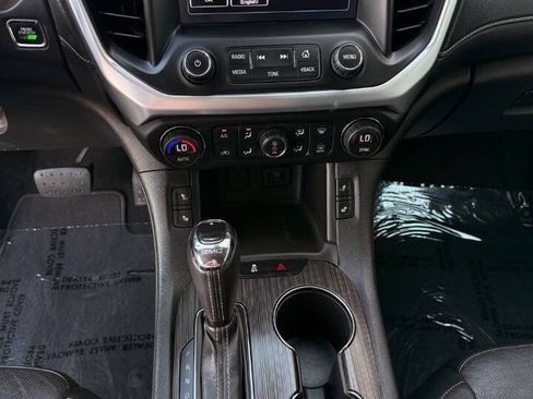 Used 2018 GMC Acadia SLT AWD/4WD image 14