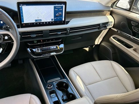 Used 2023 Lincoln Corsair Reserve w/ Equipment Group 201A image 23