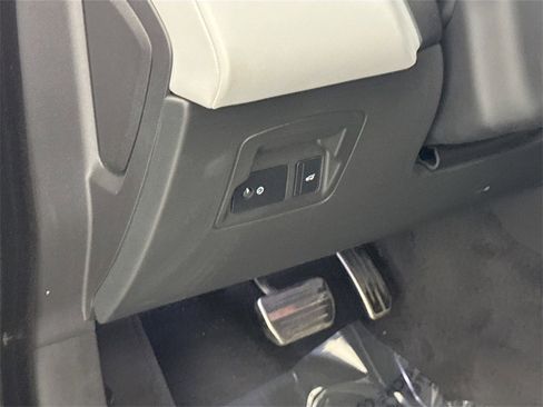 Certified 2024 Land Rover Range Rover Velar Dynamic SE image 10