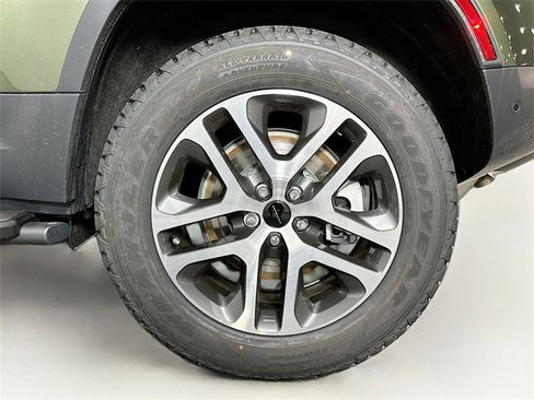 New 2026 Land Rover Defender 110 S image 28