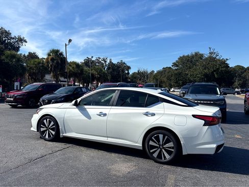 Used 2021 Nissan Altima 2.5 SV w/ SV Premium Package image 26