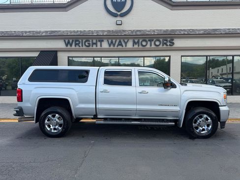 Used 2018 GMC Sierra 3500 Denali w/ Duramax Plus Package AWD/4WD image 2