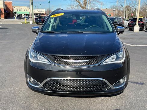 Used 2020 Chrysler Pacifica Limited FWD image 2