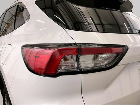 Used 2022 Ford Escape SEL w/ Technology Package AWD/4WD image 28